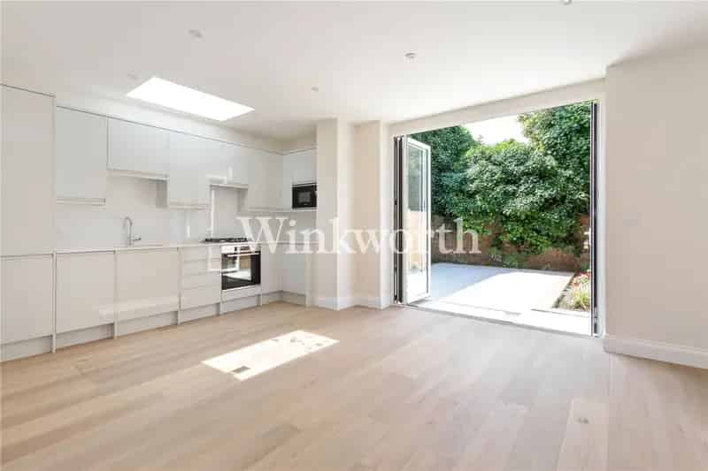2 bedroom flat/apartment in London