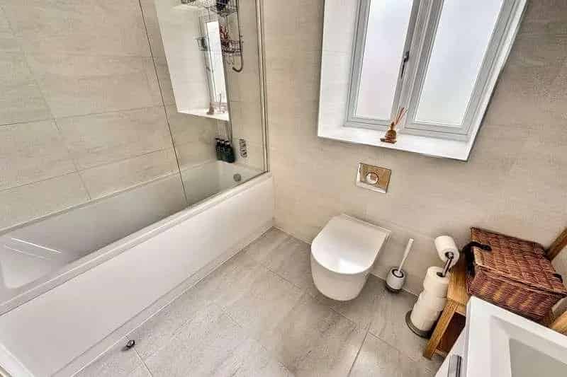 5 Bedroom Detached House For Sale Near Wimborne Town Centre