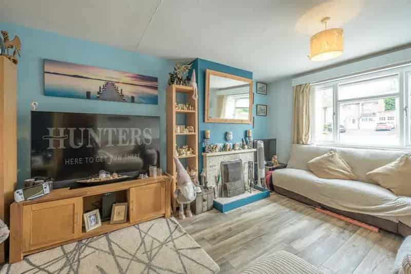 3 Bedroom House For Sale Near Shops and Countryside