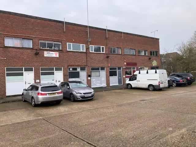 Bracknell First Floor Business Unit Near M3 M4