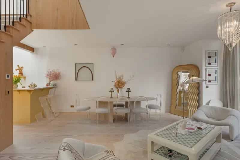Luxury Notting Hill Home: 4 Beds, Private Oasis, Contemporary Design