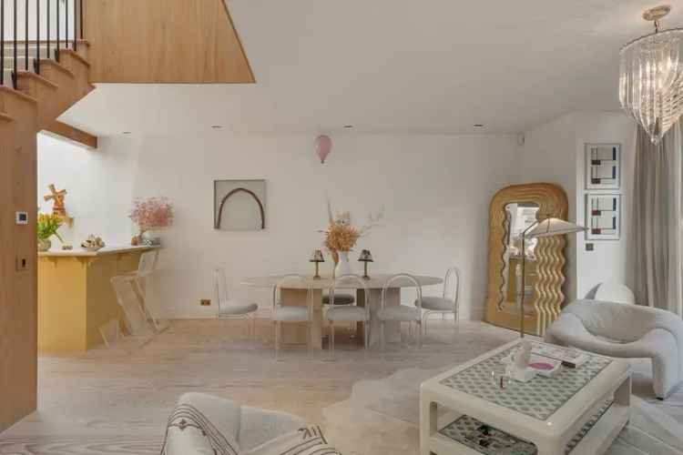 Luxury Notting Hill Home: 4 Beds, Private Oasis, Contemporary Design