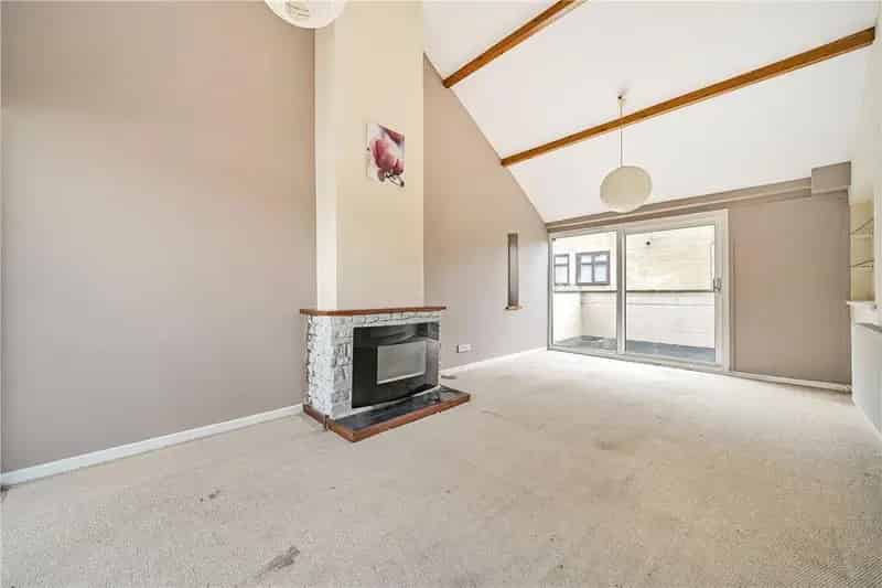 3 Bedroom Maisonette with 2 Commercial Units for Sale in Weston Bath