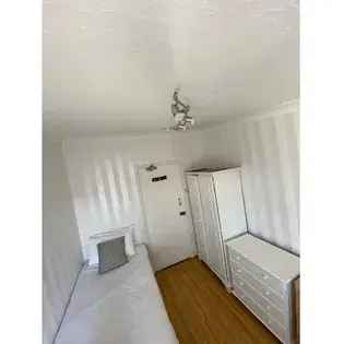 1 Room Studio Flat 30m² London All Bills Included