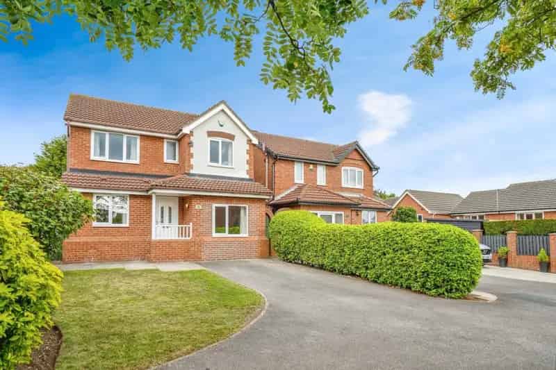 4 bedroom House
 For Sale
