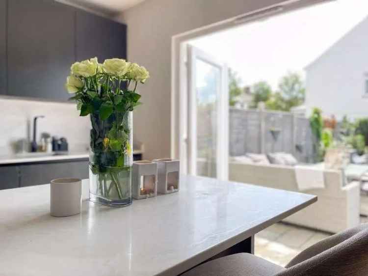 4 Bed House for Sale Parrock Avenue