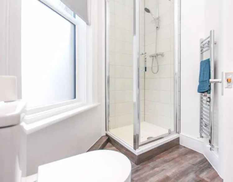 1 Bedroom Detached House Near Bournemouth Train Station