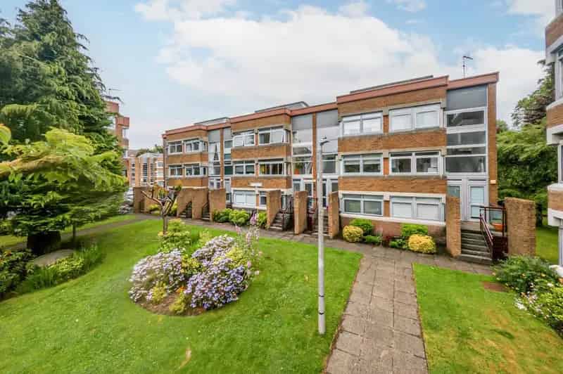 2 Bedroom Apartment for Sale in Shawlands Glasgow