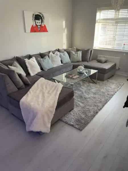 2 Double Bedroom Flat Near A2