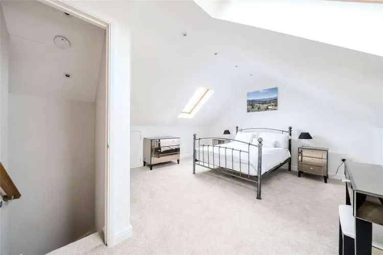 6 Bed Detached House for Sale in Hook Heath