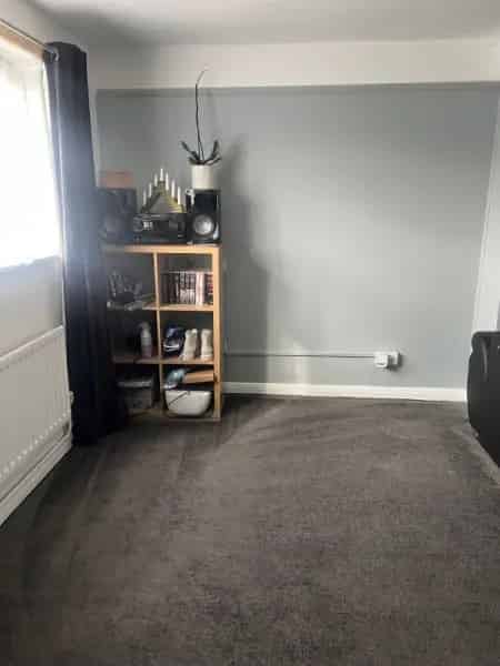 Lovely House with Huge Gardens and Sheds Near Motorway and Amenities