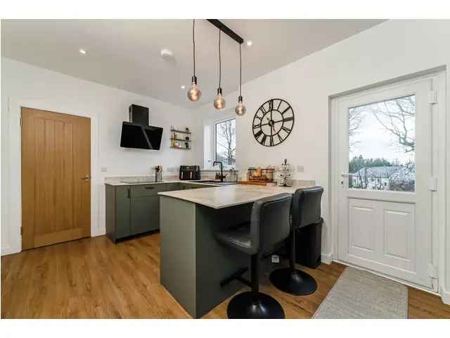 3 Bedroom Terraced House for Sale in Kilmacolm