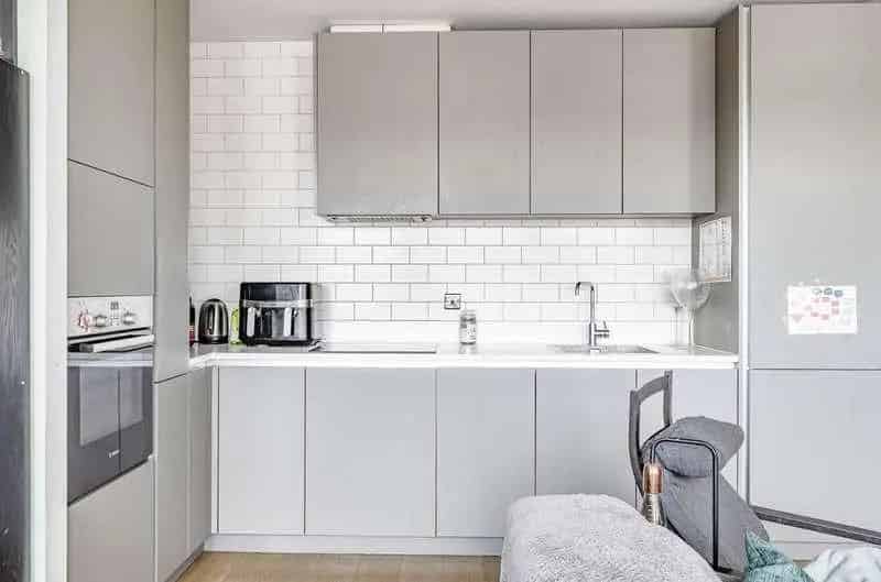 2 Bed Flat for Sale in Leon House Croydon Chain Free