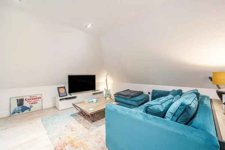 Stunning 2-Bed 2-Bath Apartment Chapel Allerton