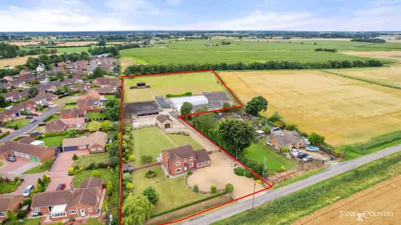 4 Bedroom Detached House with Equestrian Potential and 4 Acres