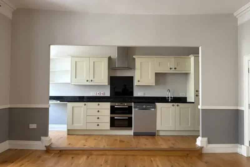 Grade II Listed Dorchester Town Centre Property - 2 Beds, 1 Bath