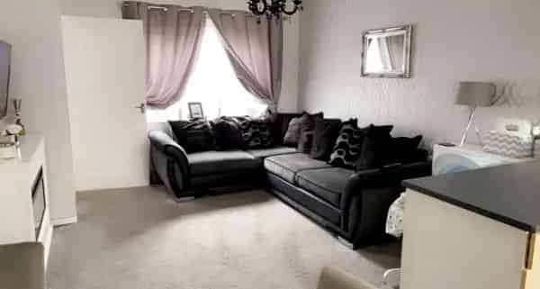 2 Bedroom House Cul De Sac Open Plan Kitchen Underfloor Heating