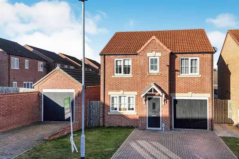 4 Bedroom Detached House for Sale