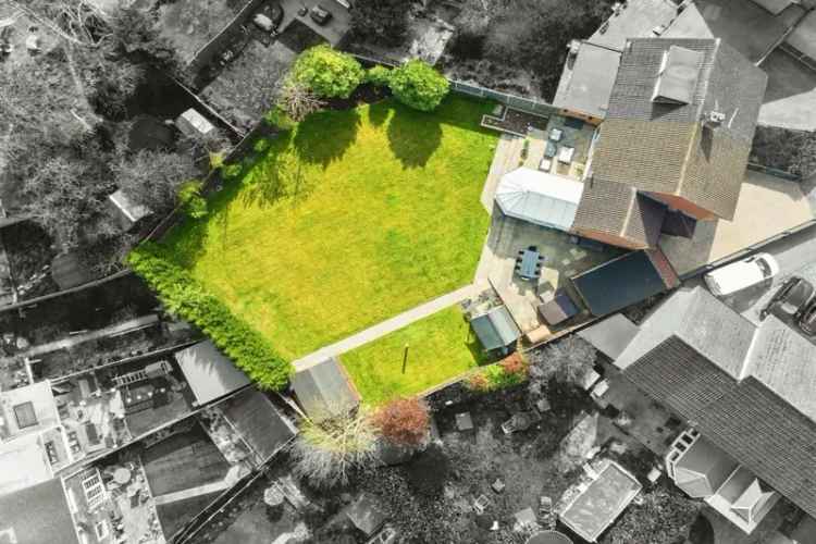 Spacious 4-Bed Semi-Detached Home with Large Garden and Garage