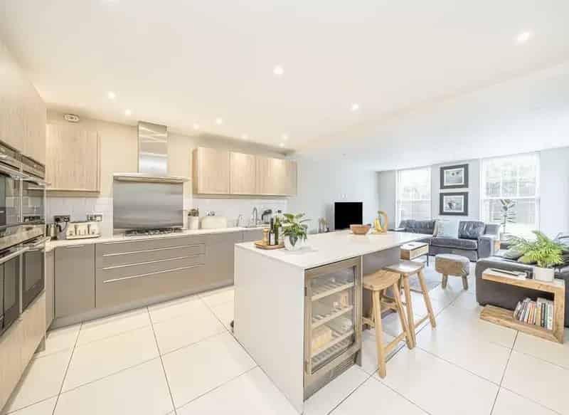 House For Sale , Ormond Avenue, London, England