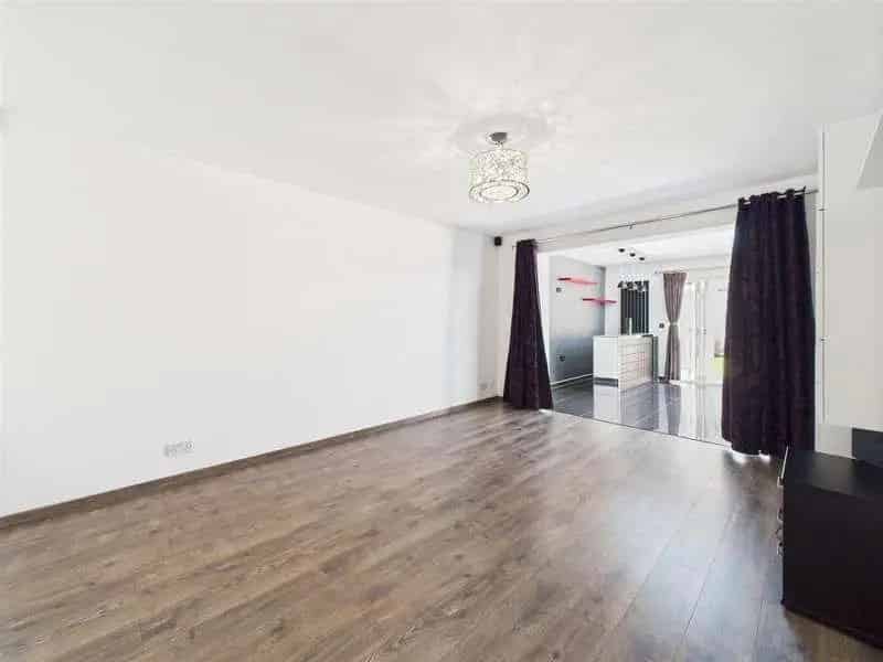 3 Bed Detached Bungalow for Sale Near Shops and Transport