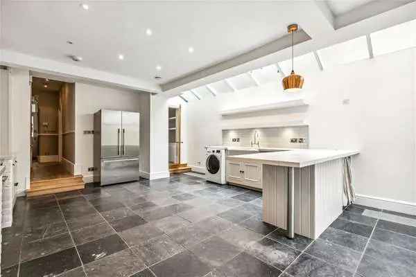 Cleveland Gardens, Barnes, London, SW13 0AJ | Property for sale | Savills