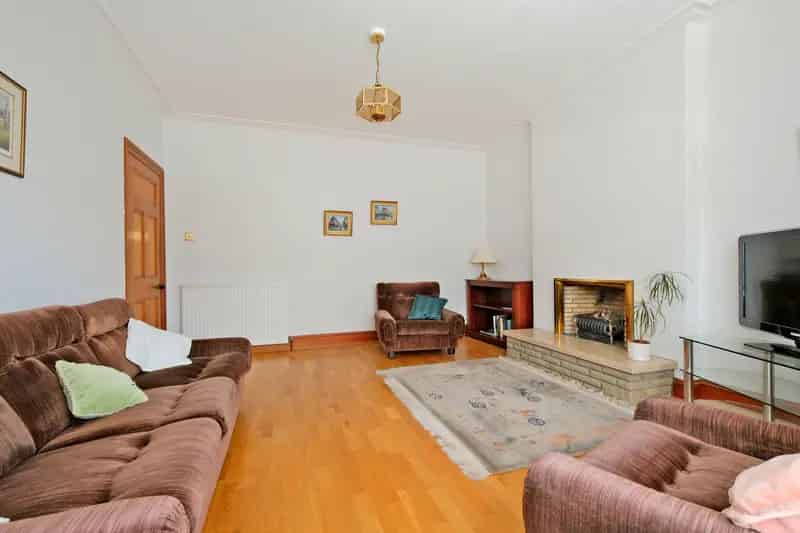 4 Bedroom Detached House Near Aberdeen Royal Infirmary