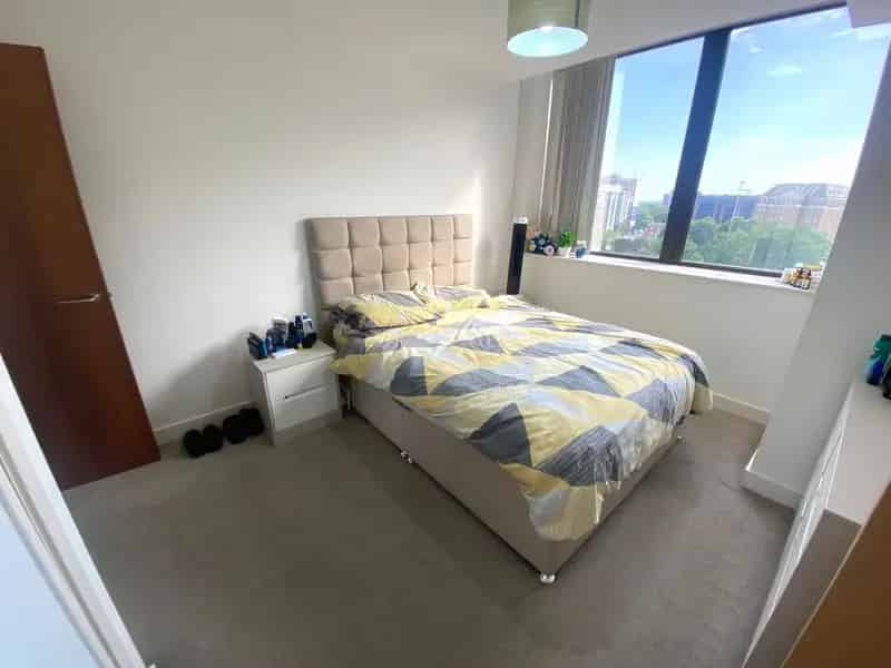 1 Bedroom Furnished Flat to Rent Broadway Residences