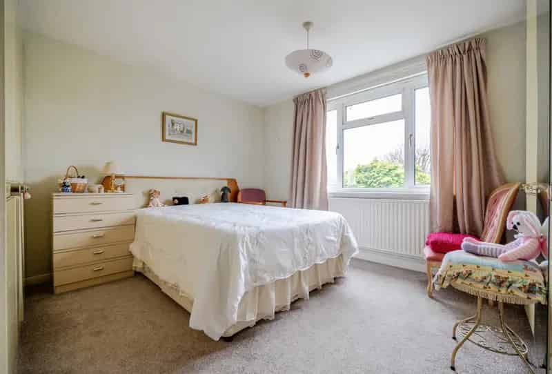 3 Bedroom House For Sale Chain Free Modernisation Potential