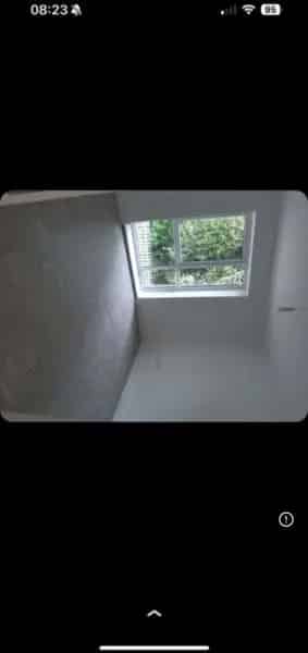 Large 2 Bed Flat Near Rail Station and Shops
