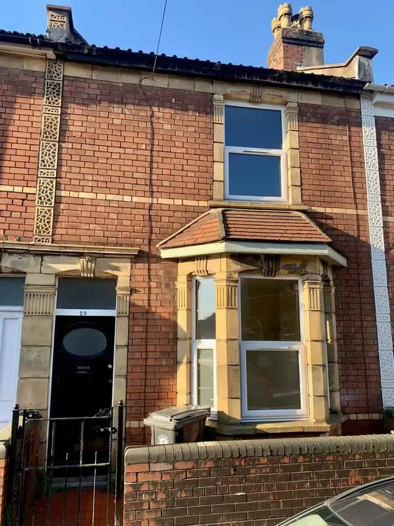 2 Bedroom Terraced House Available Now  Guarantors Required