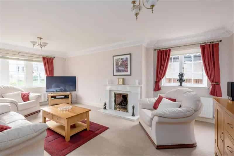 4 Bed Detached House with 3 Reception Rooms Eskbank Midlothian