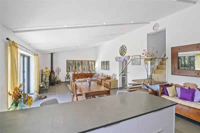 4 Bedroom Barn Conversion with 3.5 Acre Paddock