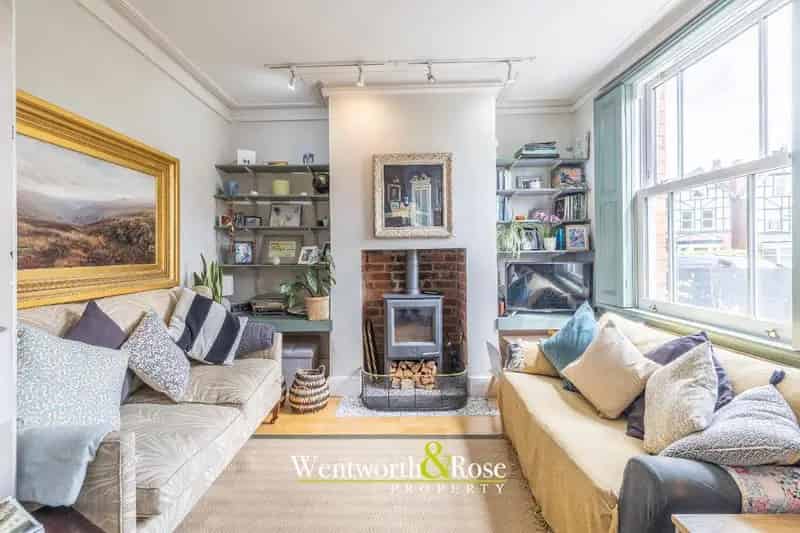 4 Bedroom Mews House for Sale in Harborne