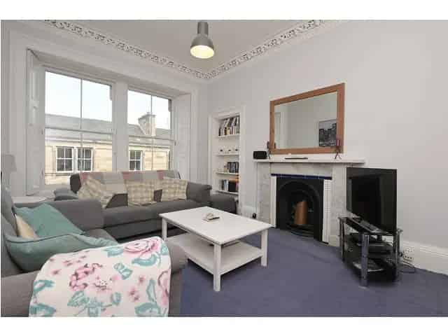 2 Bedroom Flat for Sale in Edinburghs Lauriston