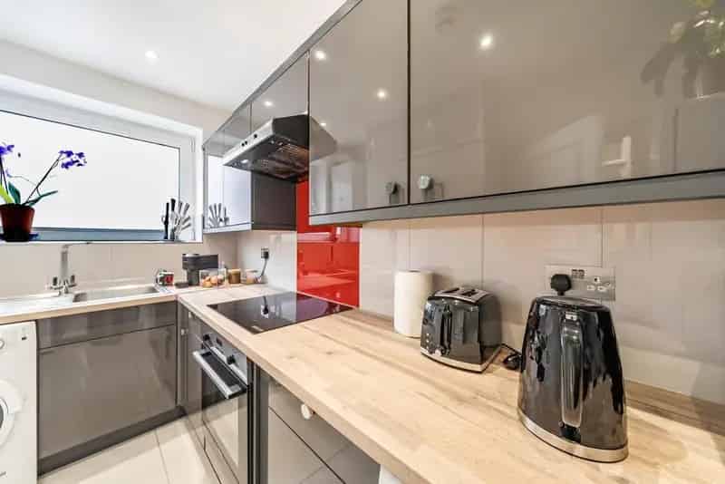 3-Bedroom Flat near Kensington Gardens W2