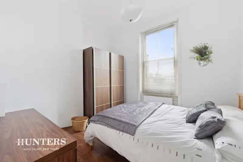2 Bedroom Flat For Sale 721 SQ FT