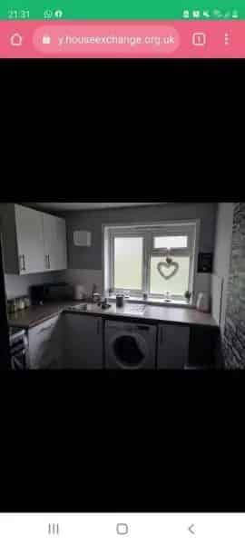 2 Bed Ground Floor Flat Near Schools and Parks