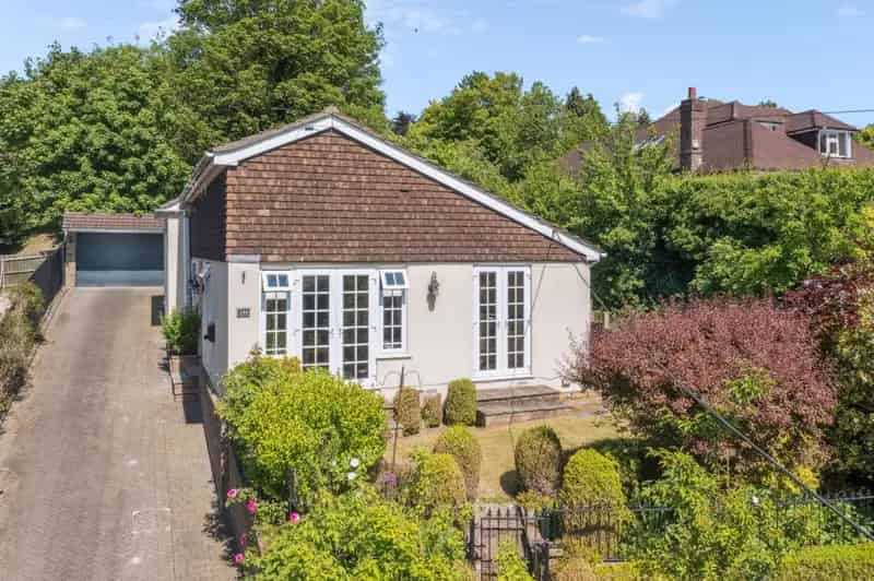 Detached Bungalow for sale with 3 bedrooms, Castle Hill Road, Totternhoe