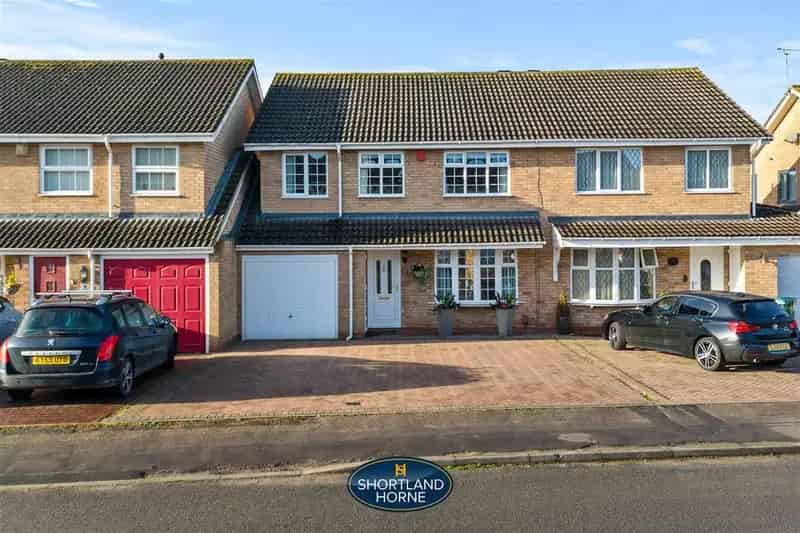4 Bedroom Semi-Detached House for Sale