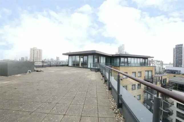 Penthouse for sale in Boardwalk Place, London E14