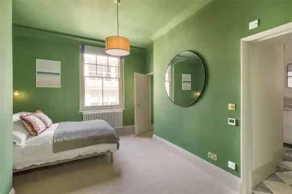 Refurbished 600 sq ft Apartment Greycoat Gardens London