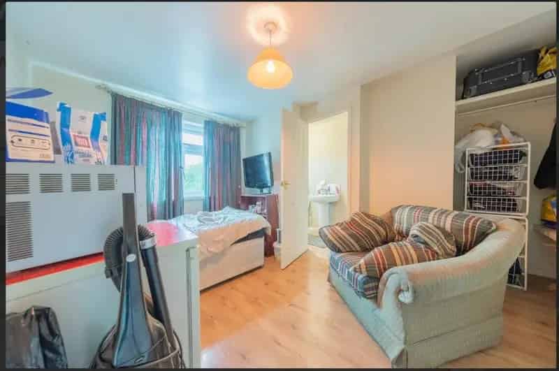 5 Bed House For Sale Ideal Investment Opportunity No Onward Chain
