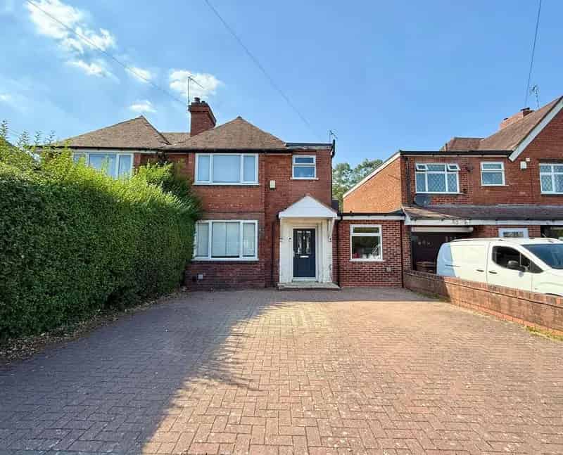 3 Bedroom Semi-Detached House For Sale