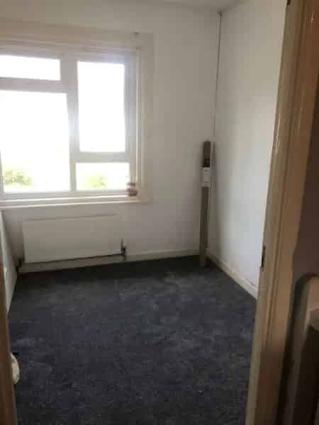 Three Bed House Near Town and Schools