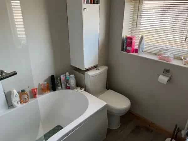 Spacious 3-Bed Semi-Detached House in Holmesfield Near Chesterfield and Sheffield