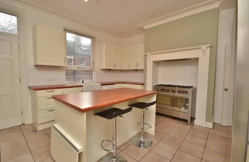 4 Bedroom Terraced House to Rent