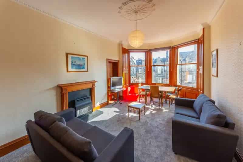 5 Bedroom Flat House to Rent for Students