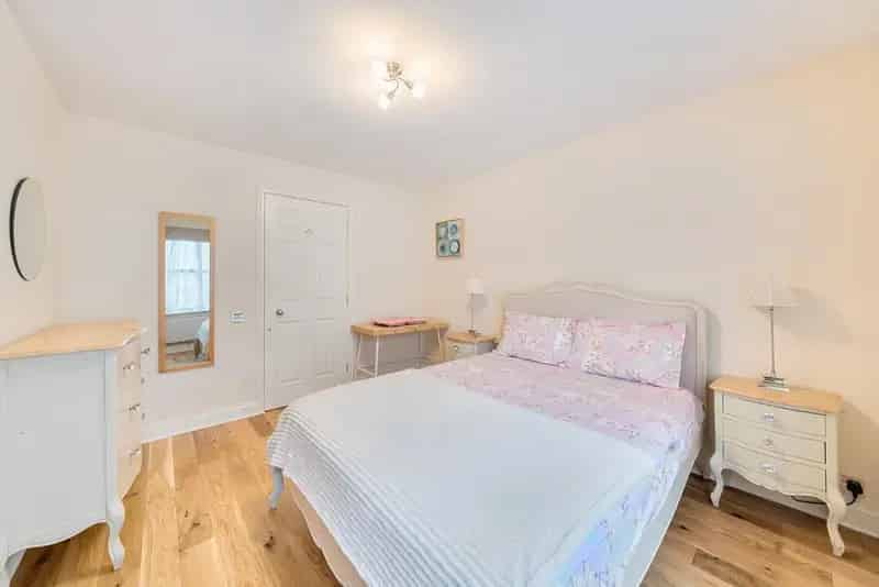 2-Bed 2-Bath Flat for Sale near Hyde Park Paddington