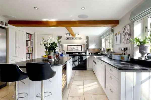 Elm Road, Penn, High Wycombe, Buckinghamshire, HP10 8LF | Property for sale | Savills